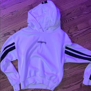 i am GIA white hoodie cropped